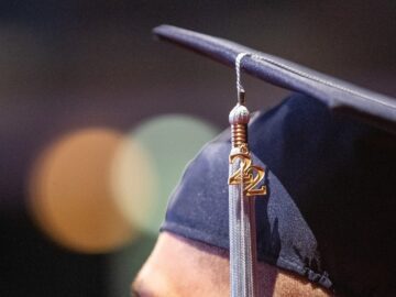 Swalwell, Warren: Seek to reduce student debts