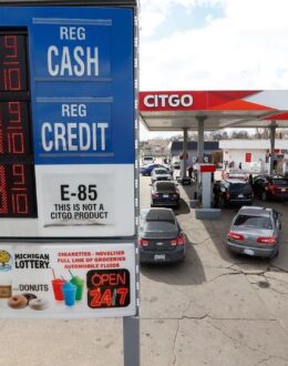 Are you Getting a Stimulus Check? for Some Middle-Class Taxpayers is Heading to Bank Accounts as Early as Oct. 7