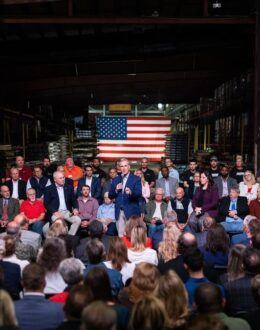 Immigration Takes Center Stage in the Elections: Republicans and Democrats Clash