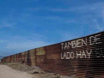 Governor of Texas Abbott calls on courts to uphold Title 42