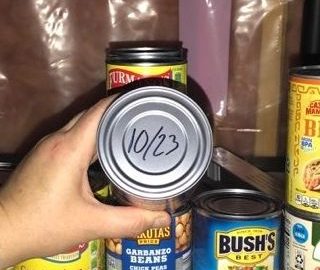 When to throw away a product due to an food expiration date