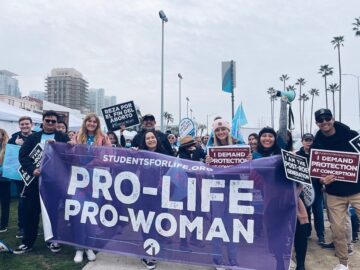 US divided over Roe’s repeal as abortion foes gird for march
