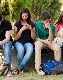 Improve your mental health by cutting time on social media