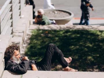 Stress and poverty: the other enemies of Latinos