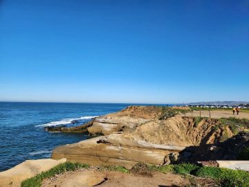 8 dead after smuggling boats capsize off San Diego coast