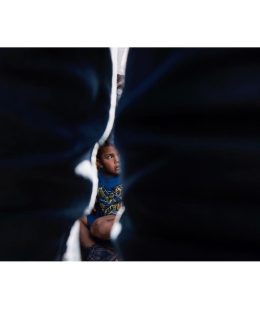 Over 1000 migrants rush bridge linking Mexico to U.S.