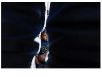 Over 1000 migrants rush bridge linking Mexico to U.S.