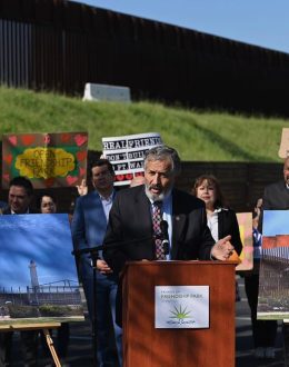 Lawmakers, leaders insist on stop to border wall construction