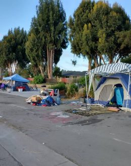 Thousands are fleeing L.A. while thousands more are left homeless