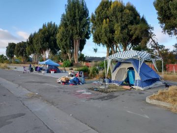 Thousands are fleeing L.A. while thousands more are left homeless