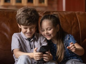 8 Tips for Parents and Teens on Social Media Use
