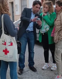 Having Neighbors Reduces the Risk of Mental Health Issues