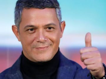 Alejandro Sanz reappears with a message; “the sun is on its way”