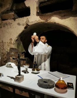 “Taquería Offered its Employees a ‘Priest’ to Confess their ‘Workplace Sins’.”