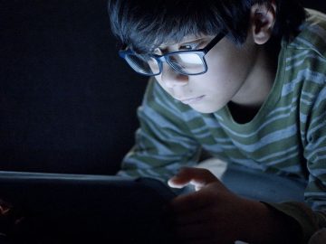 Toddlers’ Screen Time Linked to Delayed Development