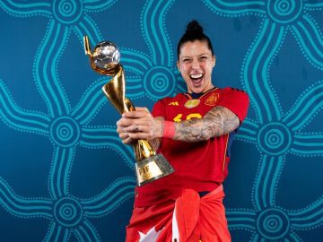 Angry reaction after Spanish soccer leader kissed a Women’s World Cup star on the mouth