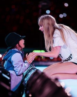 Generosity: Taylor Swift’s $1 Billion Key to Success Is Something Anyone Can Copy