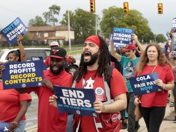 Auto Workers’ Union in Ongoing Talks with Ford, GM, and Stellantis Amid Strike for Fair Pay
