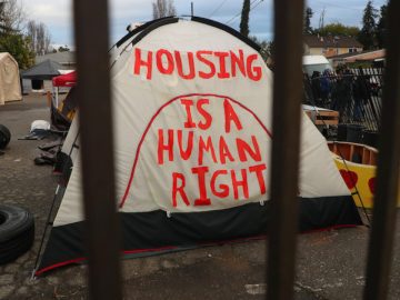 Migrant surge makes U.S. housing crisis worse