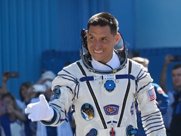 3 astronauts return to Earth after a year in space. NASA’s Frank Rubio sets US space record