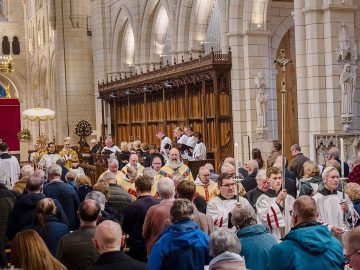 Why some Americans prefer to go to religious services in person