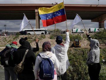 Will Work Authorization Draw More Venezuelan Migrants to the U.S.?