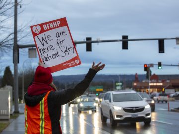 75,000 Kaiser health care workers go on a 3 day strike