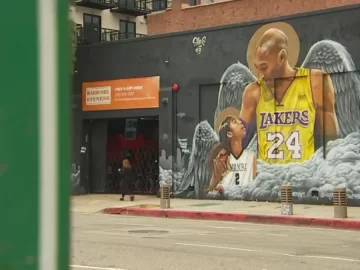 The Kobe and Gianna mural in LA will stay for at least another year