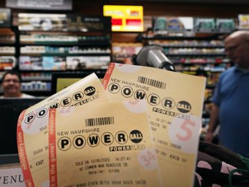 $1.765 billion Powerball jackpot goes to lucky lottery player in California