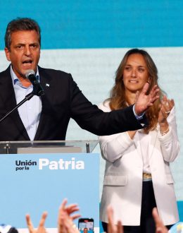 Run-off: Argentine minister Massa has a surprise lead over populist Milei
