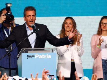 Run-off: Argentine minister Massa has a surprise lead over populist Milei