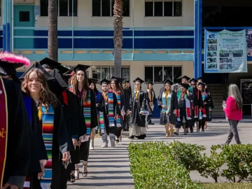 Some Mexican residents will be able to receive education at community colleges in CA