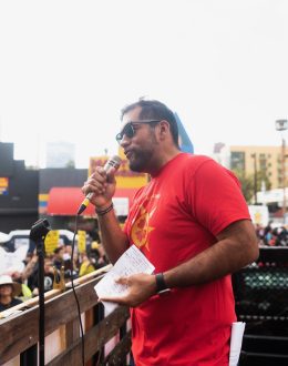 “Se Habla Español,” Councilman Hugo Soto-Martínez opens social media channels entirely in this language