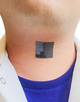 Speaking without vocal cords, thanks to a new AI-assisted wearable device