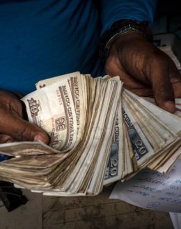 Long lines form and frustration grows as Cuba runs short of cash