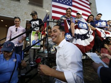 Julián Castro: “I want all candidates and all parties to pay attention to the needs of the Latino community”