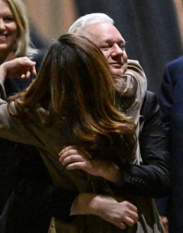 Julian Assange returns home to Australia a free man