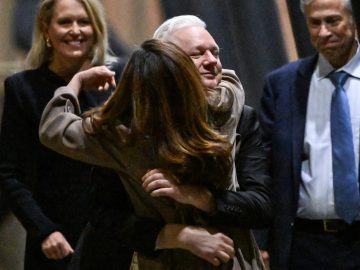 Julian Assange returns home to Australia a free man