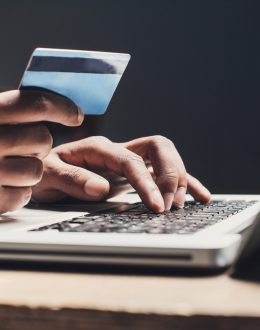 Latinos and scams: email is the favorite medium to set a bait