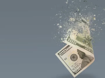 The economy’s big split: Poor consumers feel slowdown, rich ones don’t