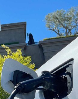 About 3 in 10 Americans would seriously consider buying an electric vehicle