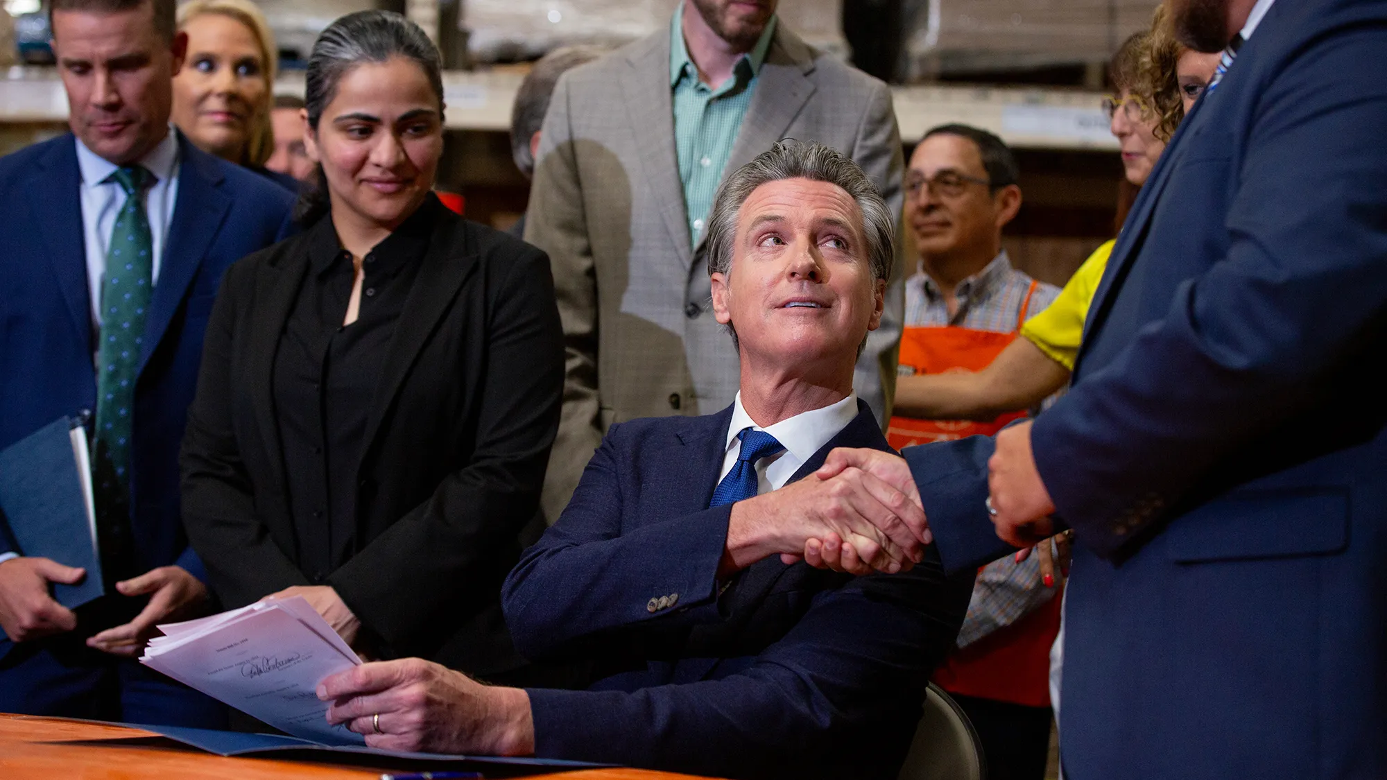 Gavin Newsom vetoes a first-in-the-nation attempt to employ undocumented students Gavin Newsom vetoes a first-in-the-nation attempt to employ undocumented students