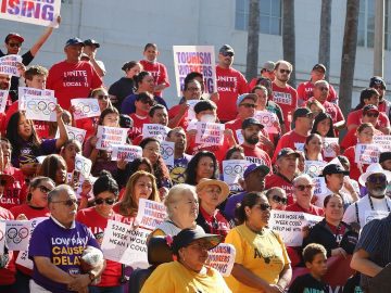 Tourism workers demand “Olympic Wages”