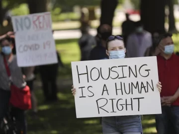 Landords refuse to give contracts to Section 8 beneficiaries