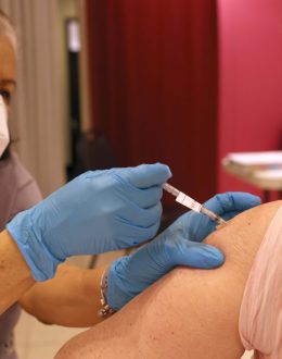 60% of Americans say they probably won’t get an updated COVID-19 vaccine