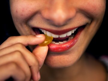 Don’t Let Candy Destroy Your Tooth Health This Holiday Season