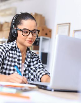 Where do Americans learn about personal finances? Internet mostly