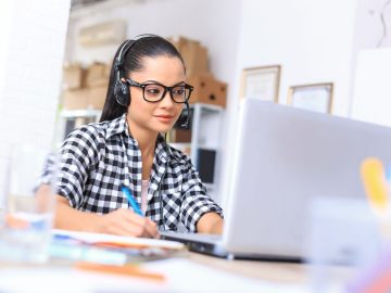 Where do Americans learn about personal finances? Internet mostly