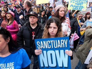 LA council adopts sanctuary city ordinance
