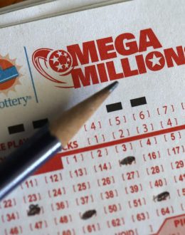 Mega Millions jackpot nears $1 billion ahead of Christmas Eve drawing